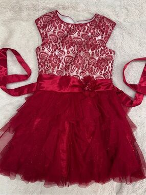Jona Michelle Girl’s red lace Christmas Party Dress sparkle tulle, size 6